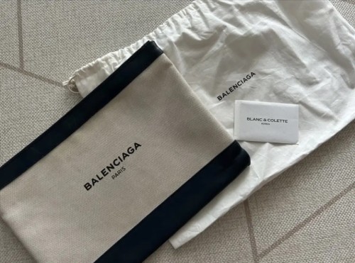 발렌시아가 클러치백