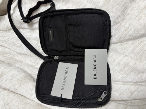 발렌시아가 파우치 크로스백