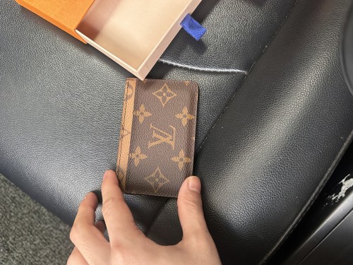루이비통 리버스 카드지갑