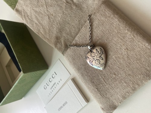 구찌실버하트목걸이